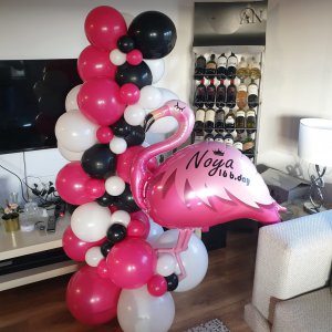 סטנד בלונים בעיצוב פלמינגו