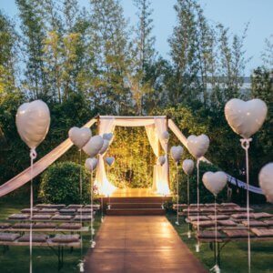 בלונים לכניסה לחופה