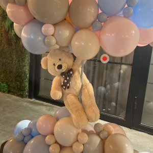 זר בלונים עם דובי