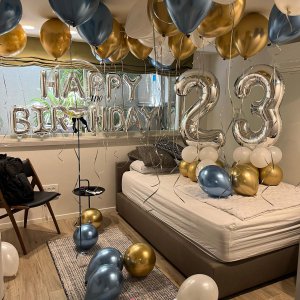 סידור חדר בלונים לגיל 23