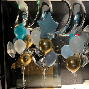 זר בלונים עם ירח